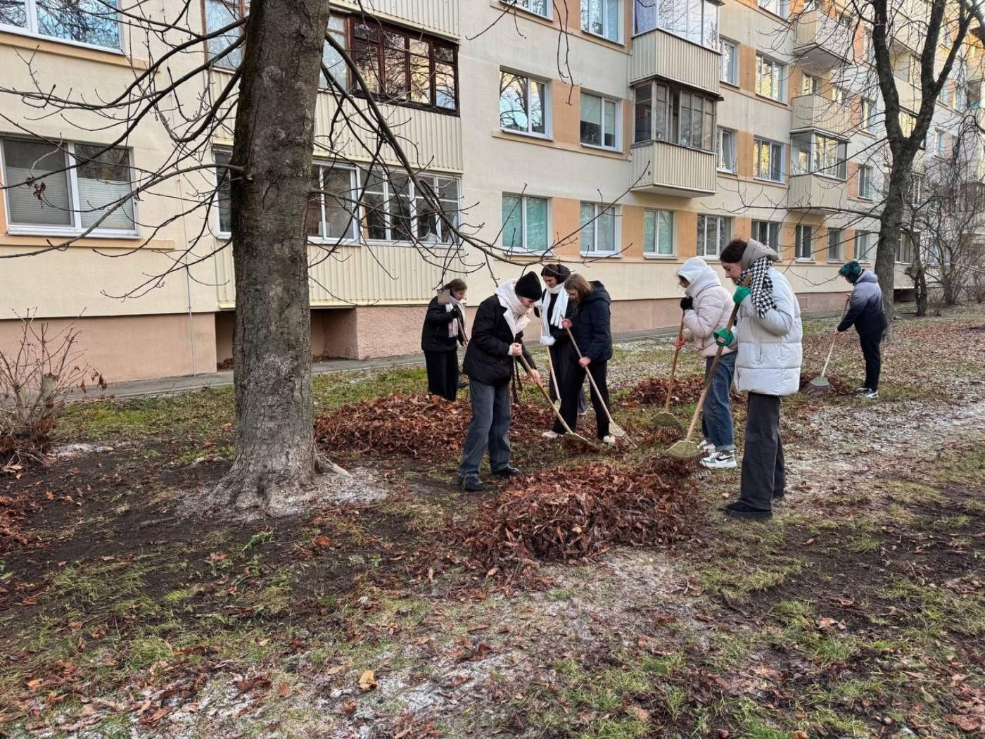 Участие ФТУГ в субботнике по благоустройству территории Советского района Минска